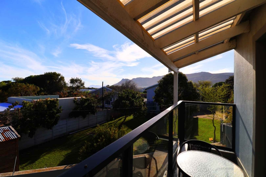 7 Bedroom Property for Sale in Sandbaai Western Cape